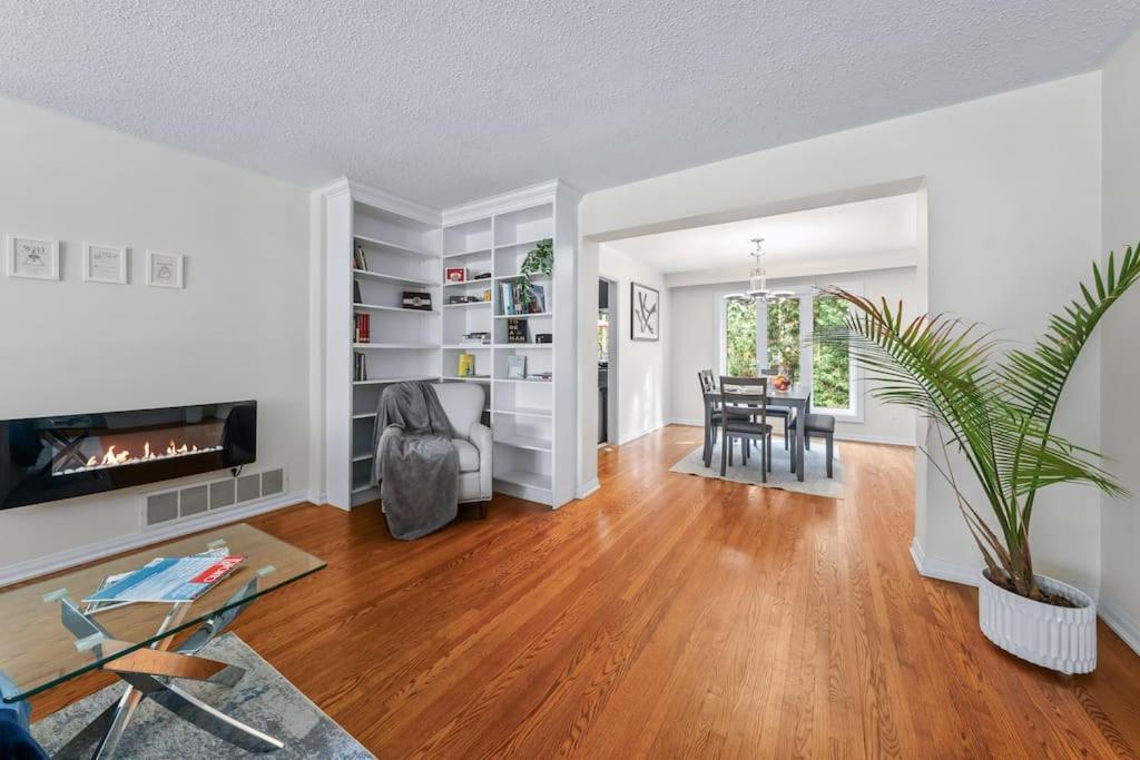 Ferienhaus Spacious Bedroom With Garden View, Fridge, Workspace